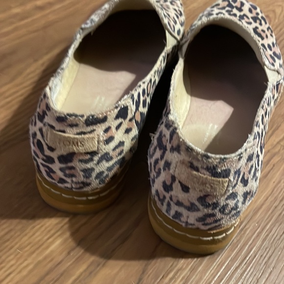 TOMS leopard print slide-on platform flats/sneakers - Picture 8 of 12